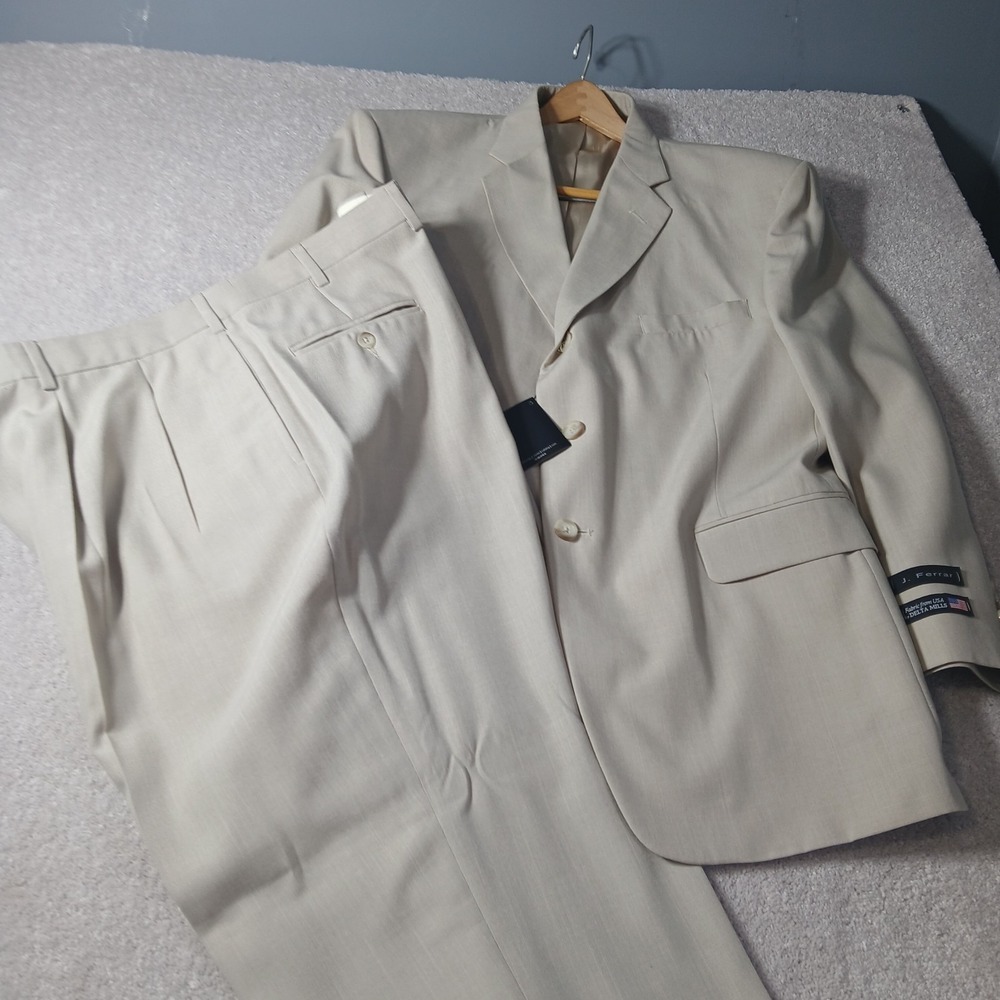 J. Ferrar Tan Suit 2 Piece Set 44S Jacket 2-button Ventless 44x32 Pants NWTS